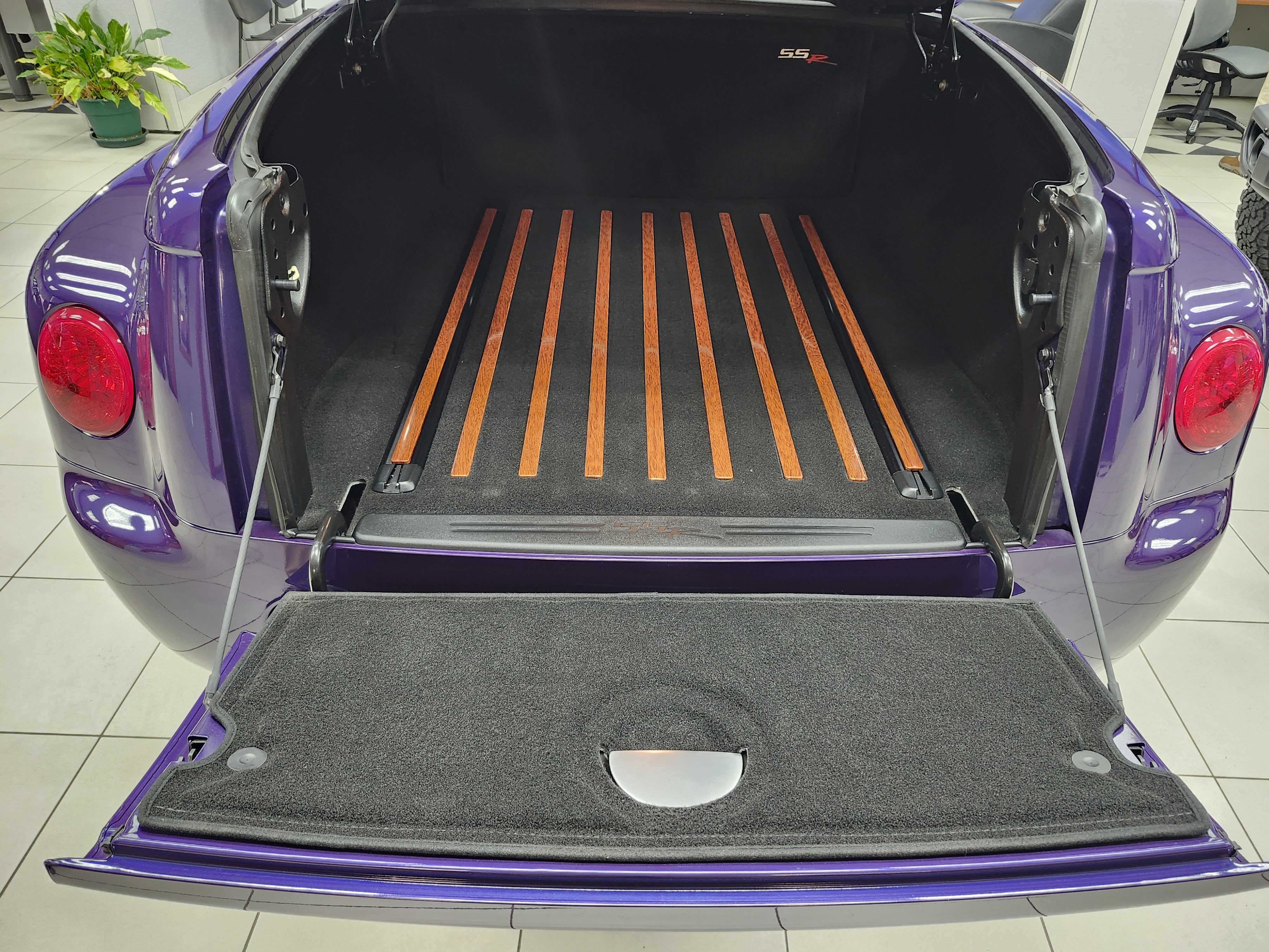 2004 Chevrolet SSR LS