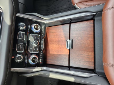 2024 GMC Yukon XL Denali Ultimate