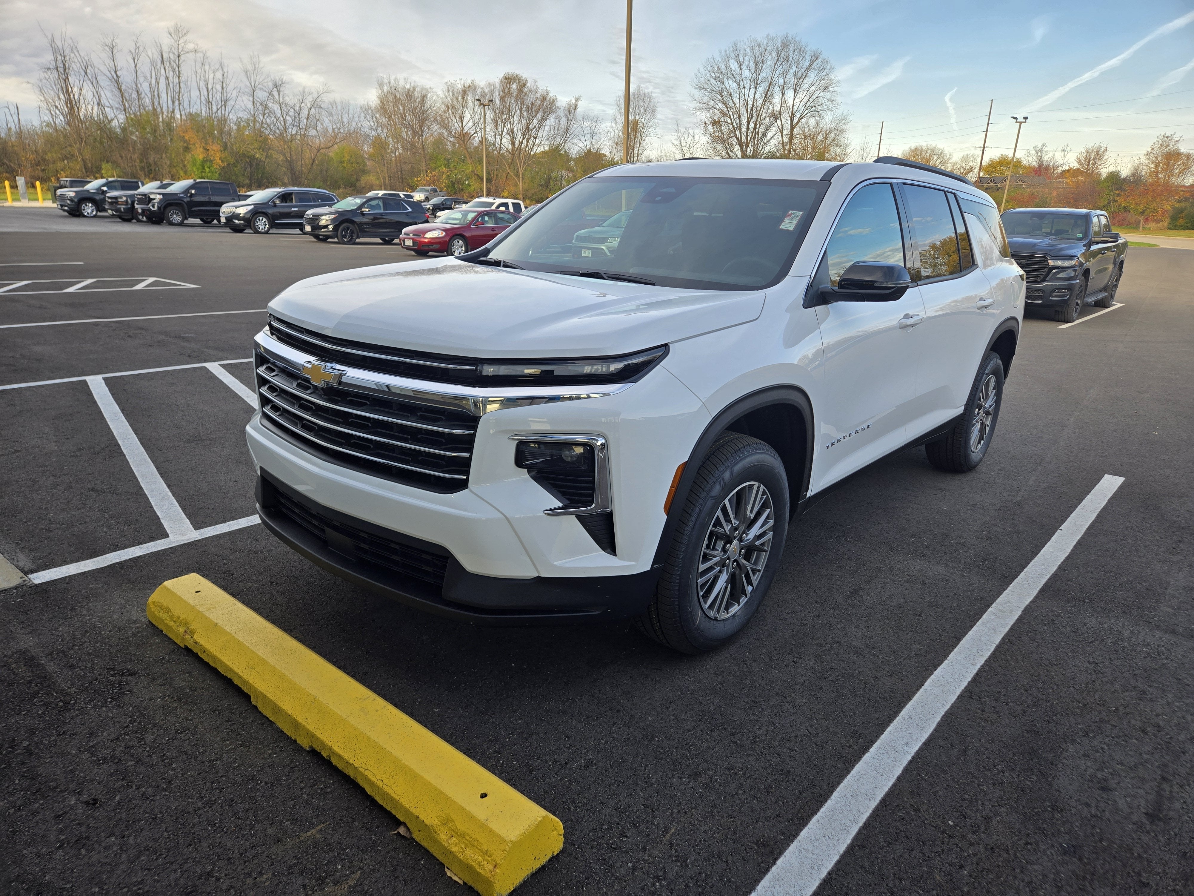 2027 Chevrolet Traverse LT