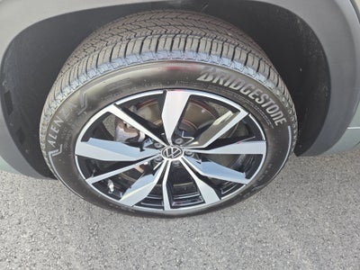 2025 Volkswagen Atlas Cross Sport 2.0T SEL Premium R-Line