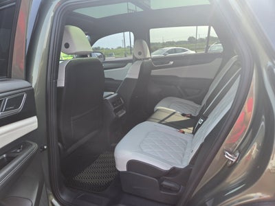 2025 Volkswagen Atlas Cross Sport 2.0T SEL Premium R-Line