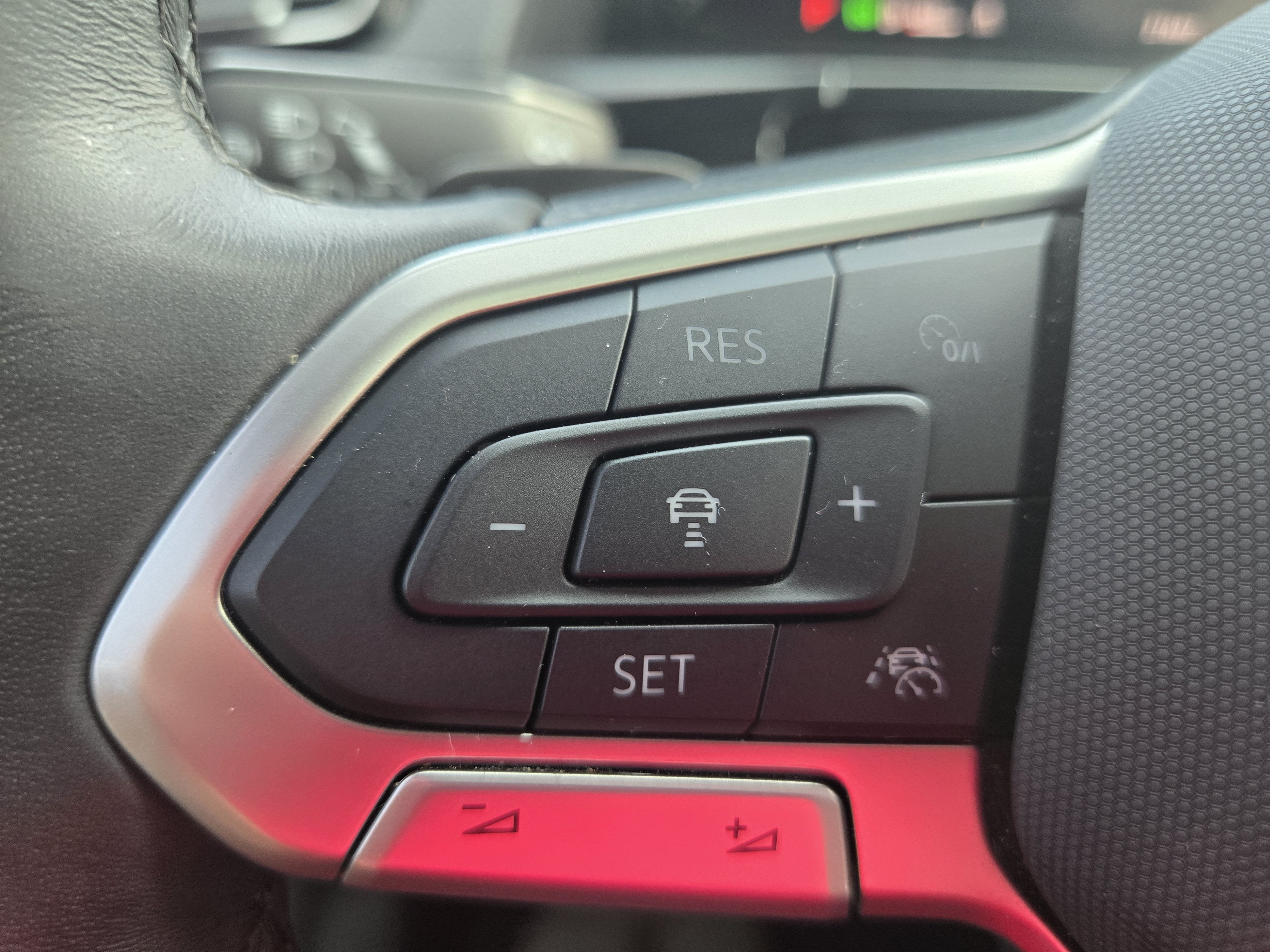 2025 Volkswagen Atlas Cross Sport 2.0T SEL Premium R-Line