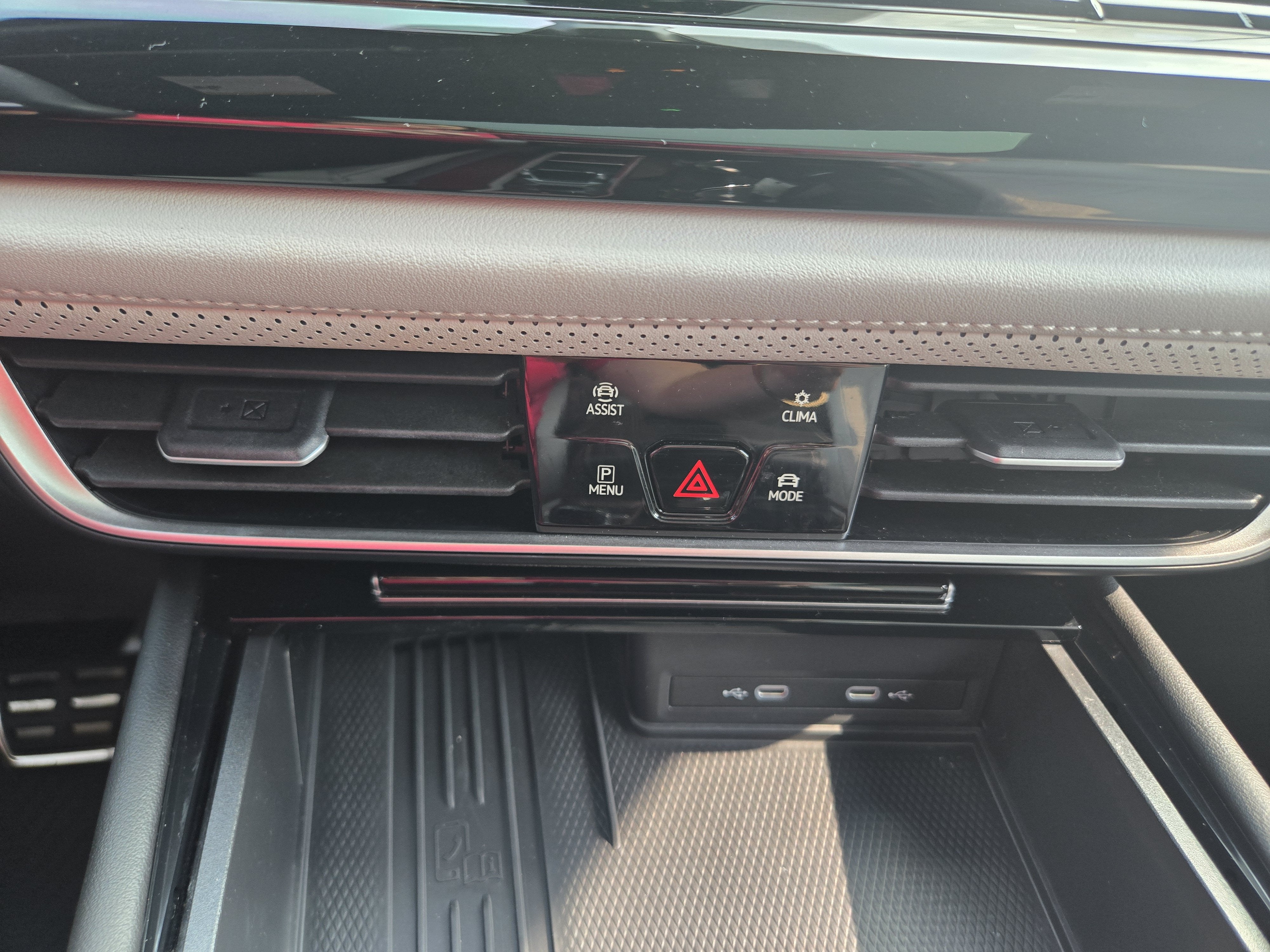 2025 Volkswagen Atlas Cross Sport 2.0T SEL Premium R-Line