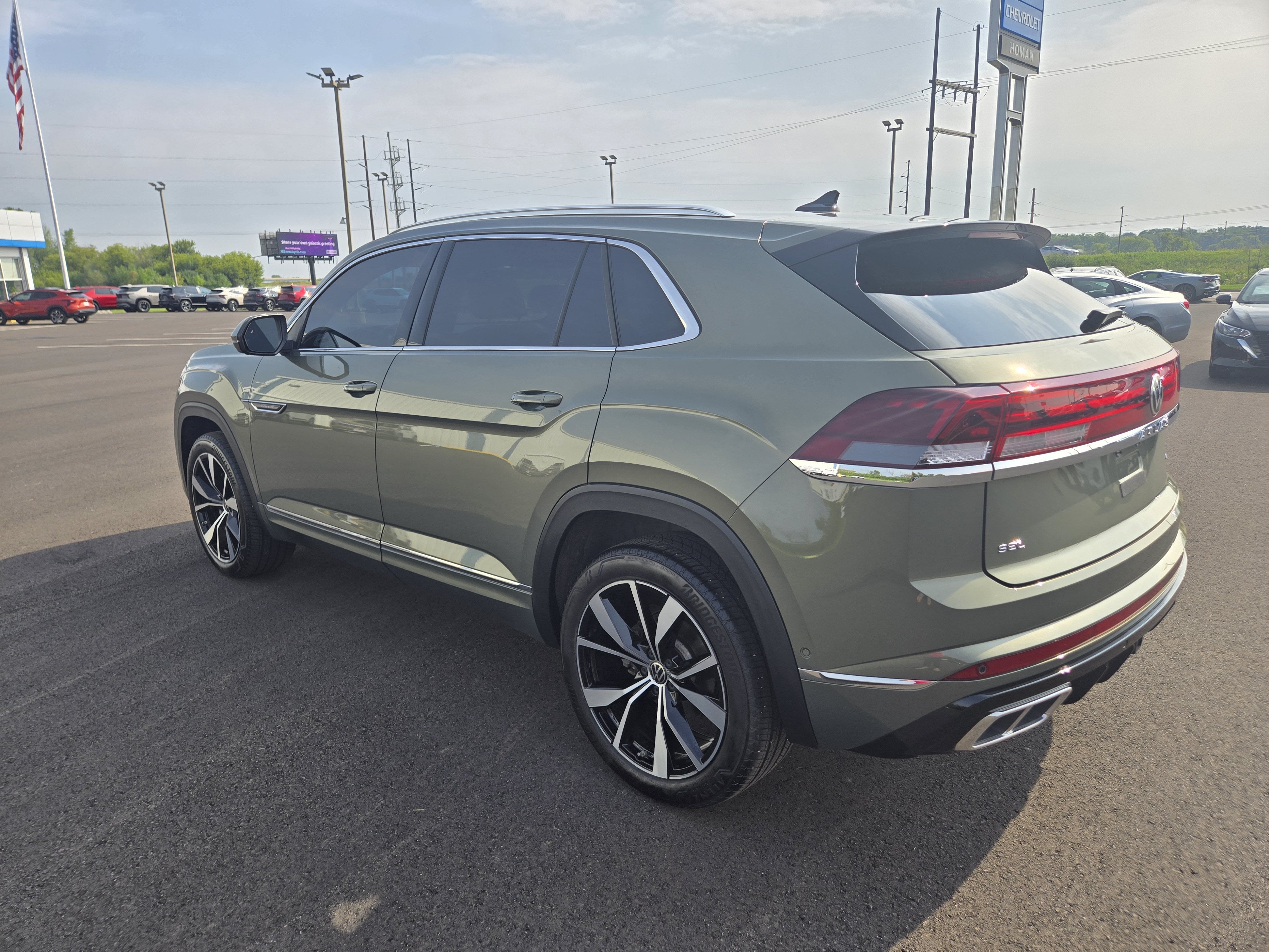 2025 Volkswagen Atlas Cross Sport 2.0T SEL Premium R-Line