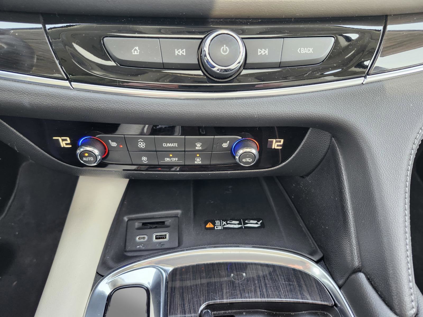 2023 Buick Enclave Essence