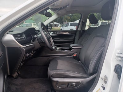 2022 Jeep Grand Cherokee L Laredo