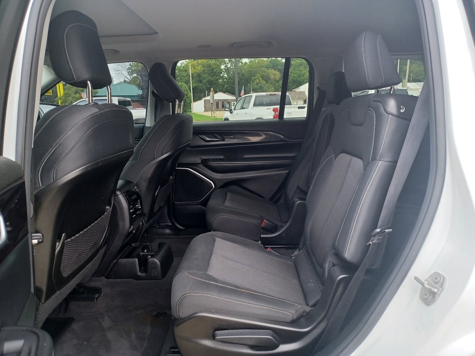 2022 Jeep Grand Cherokee L Laredo