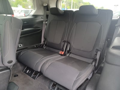 2022 Jeep Grand Cherokee L Laredo