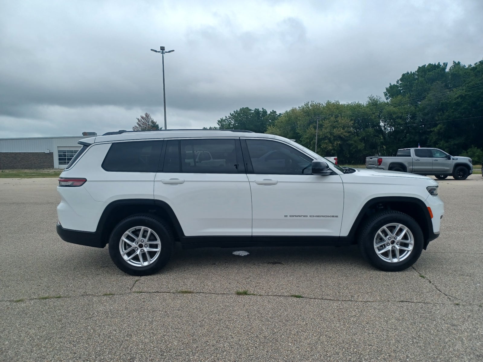2022 Jeep Grand Cherokee L Laredo