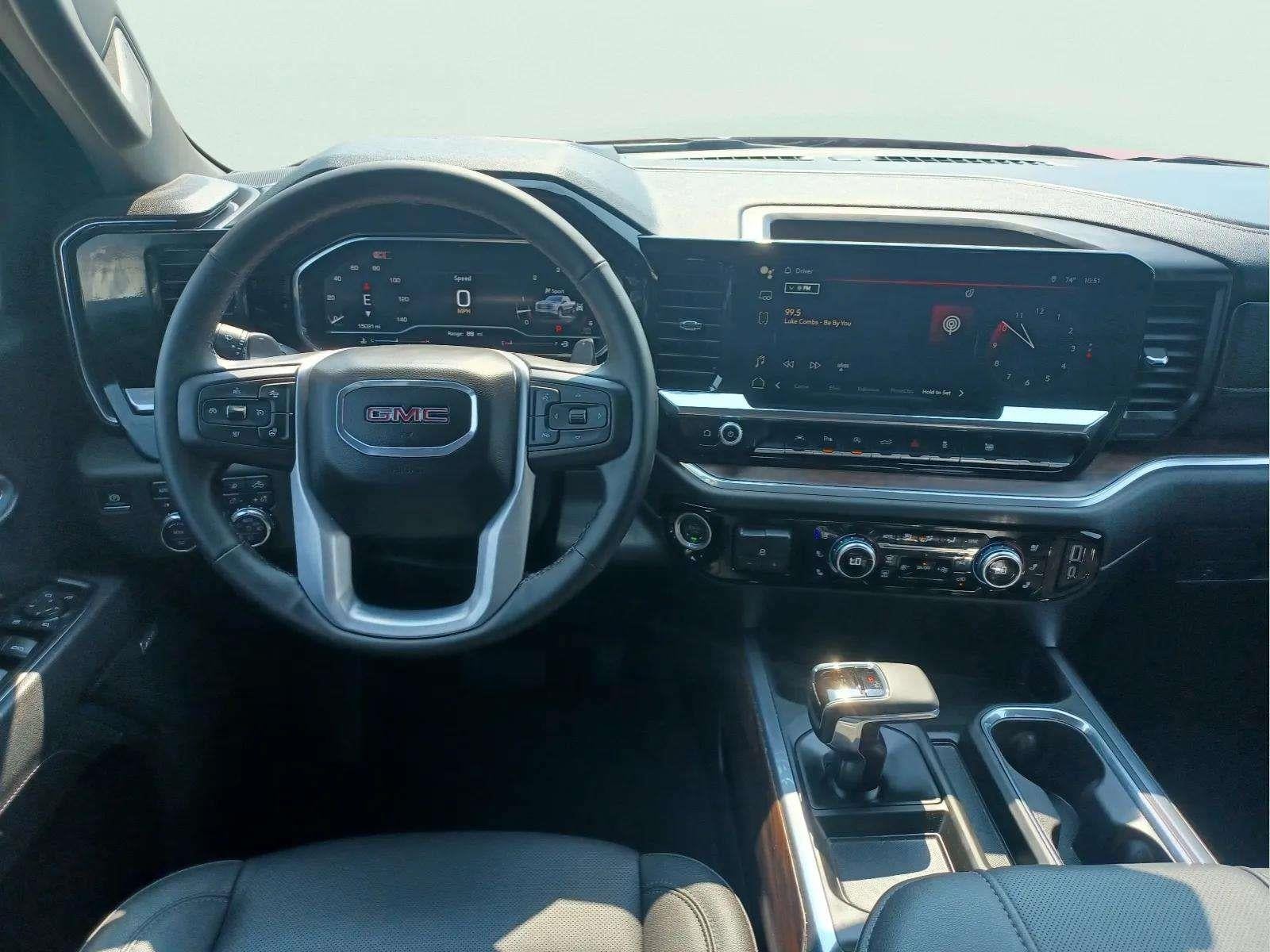 2025 GMC Sierra 1500 SLT