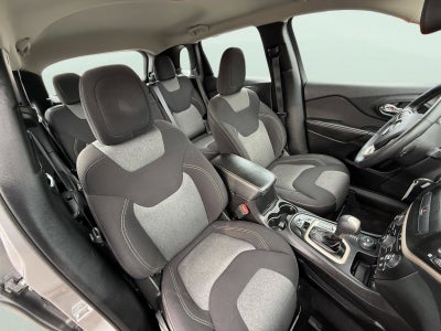 2017 Jeep Cherokee Sport