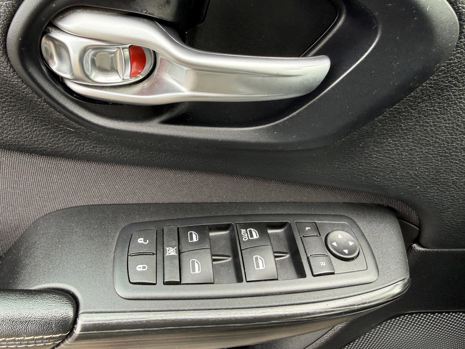 2017 Jeep Cherokee Sport