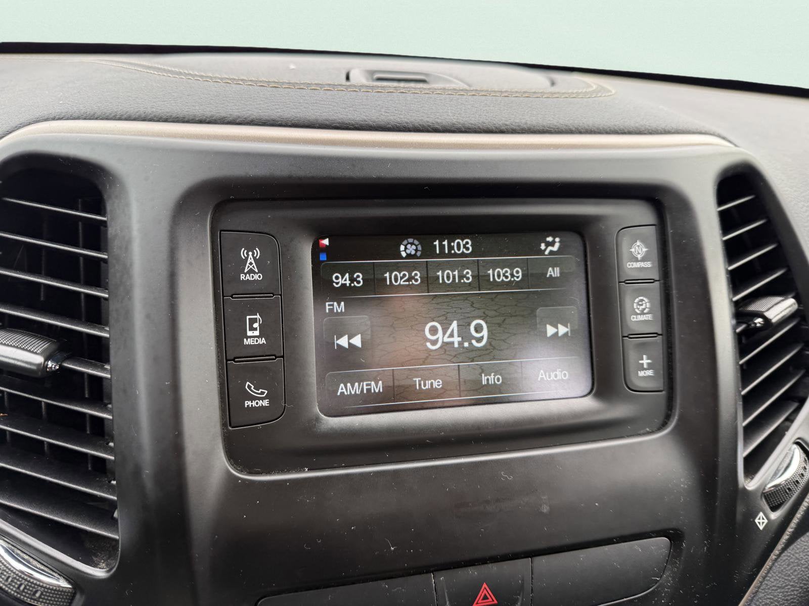 2017 Jeep Cherokee Sport