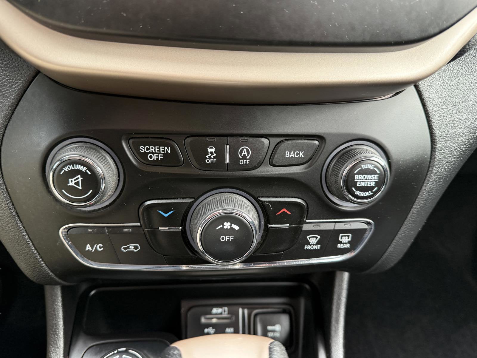 2017 Jeep Cherokee Sport