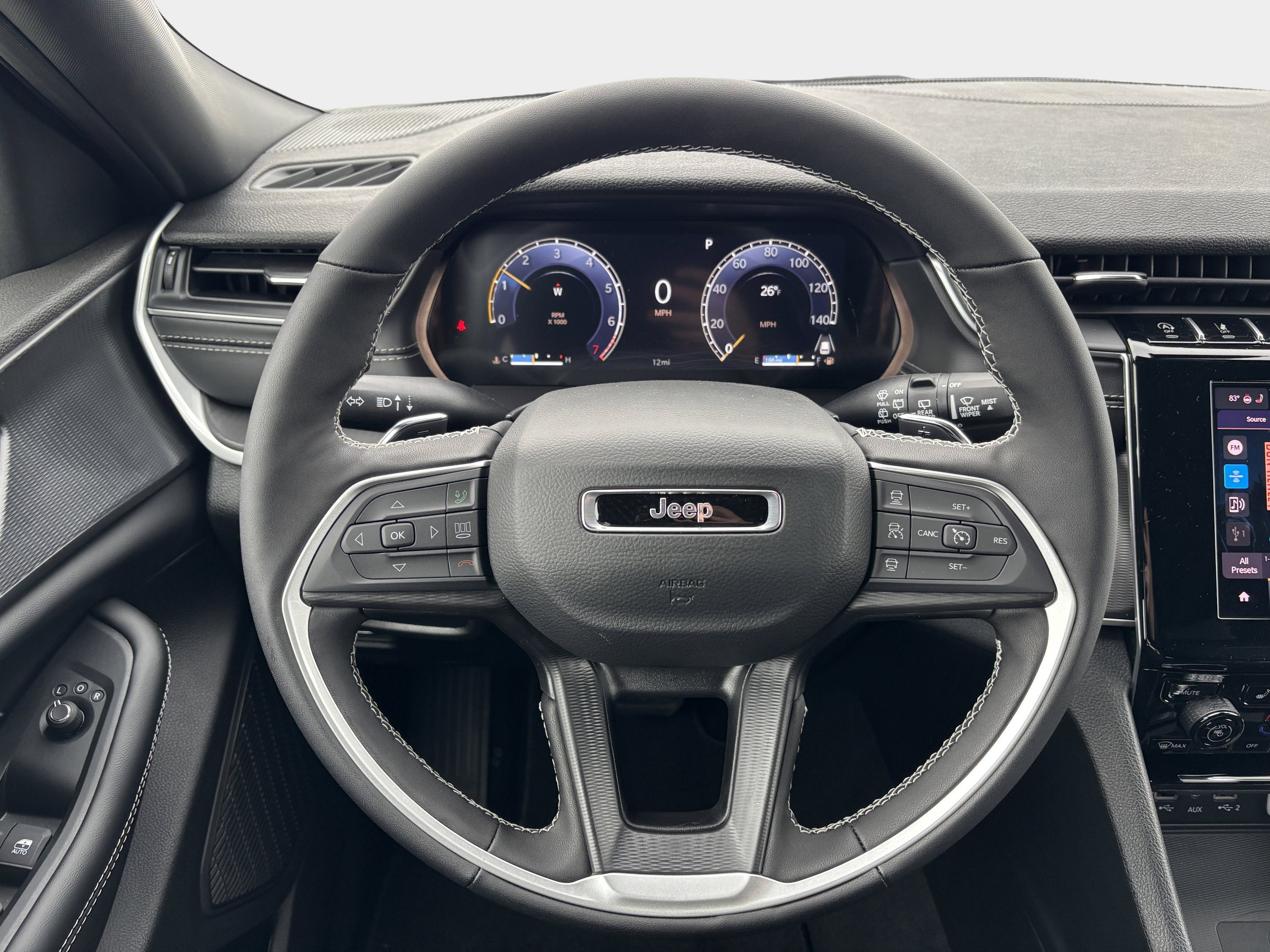 2025 Jeep Grand Cherokee Laredo