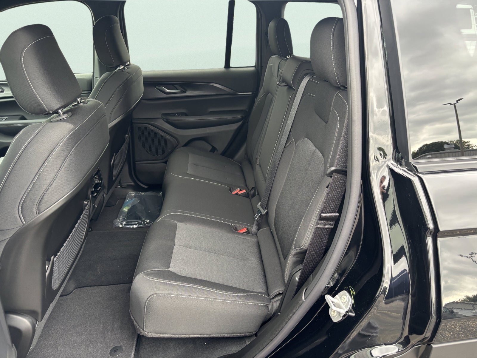 2027 Jeep Grand Cherokee Laredo X