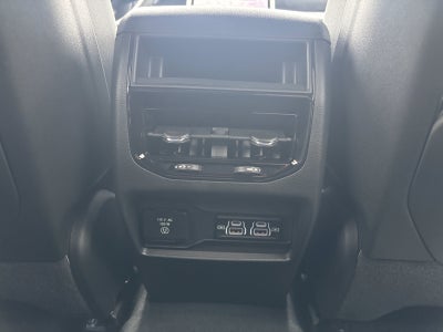 2027 Jeep Grand Cherokee Laredo X