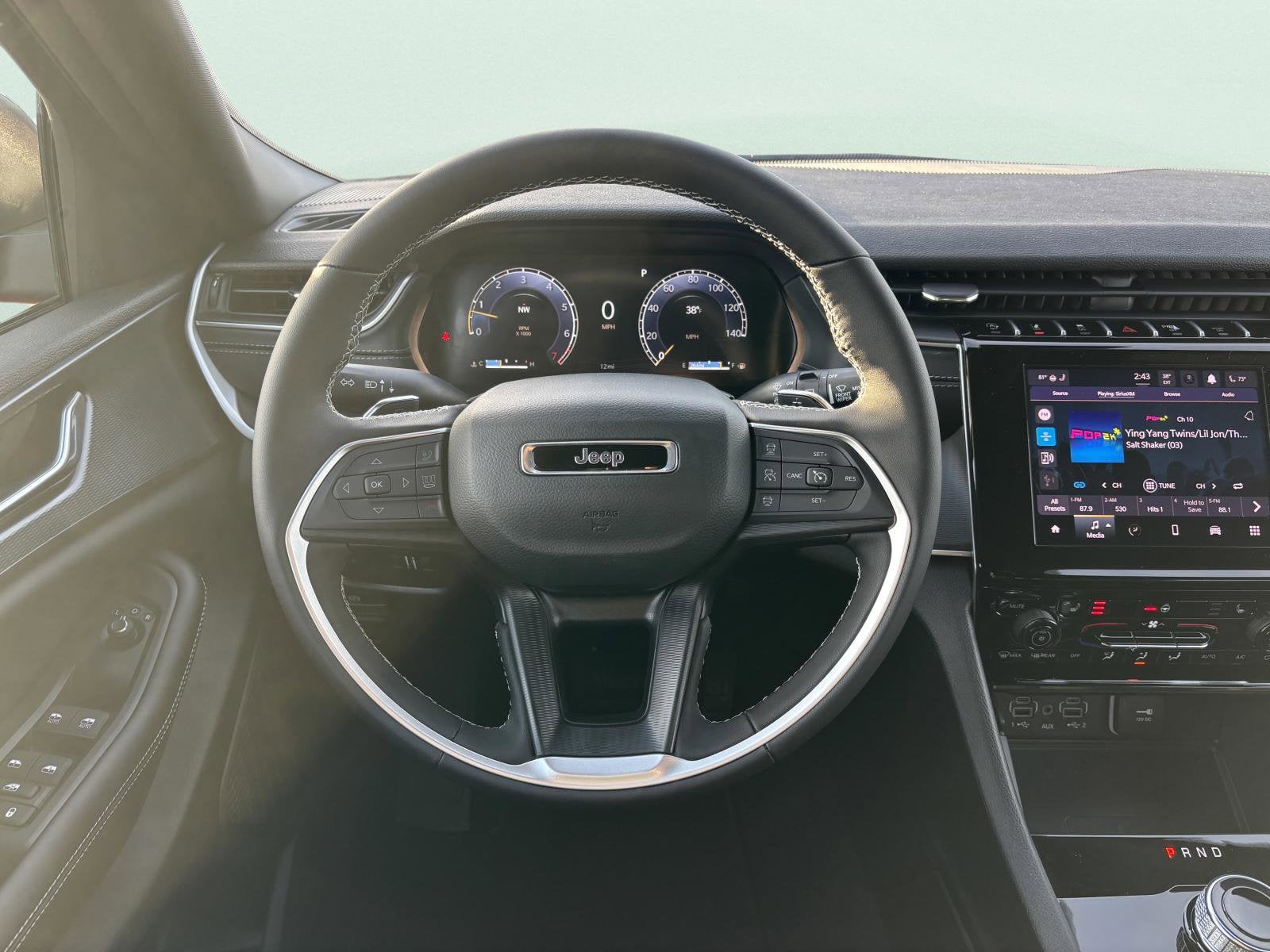 2025 Jeep Grand Cherokee Laredo