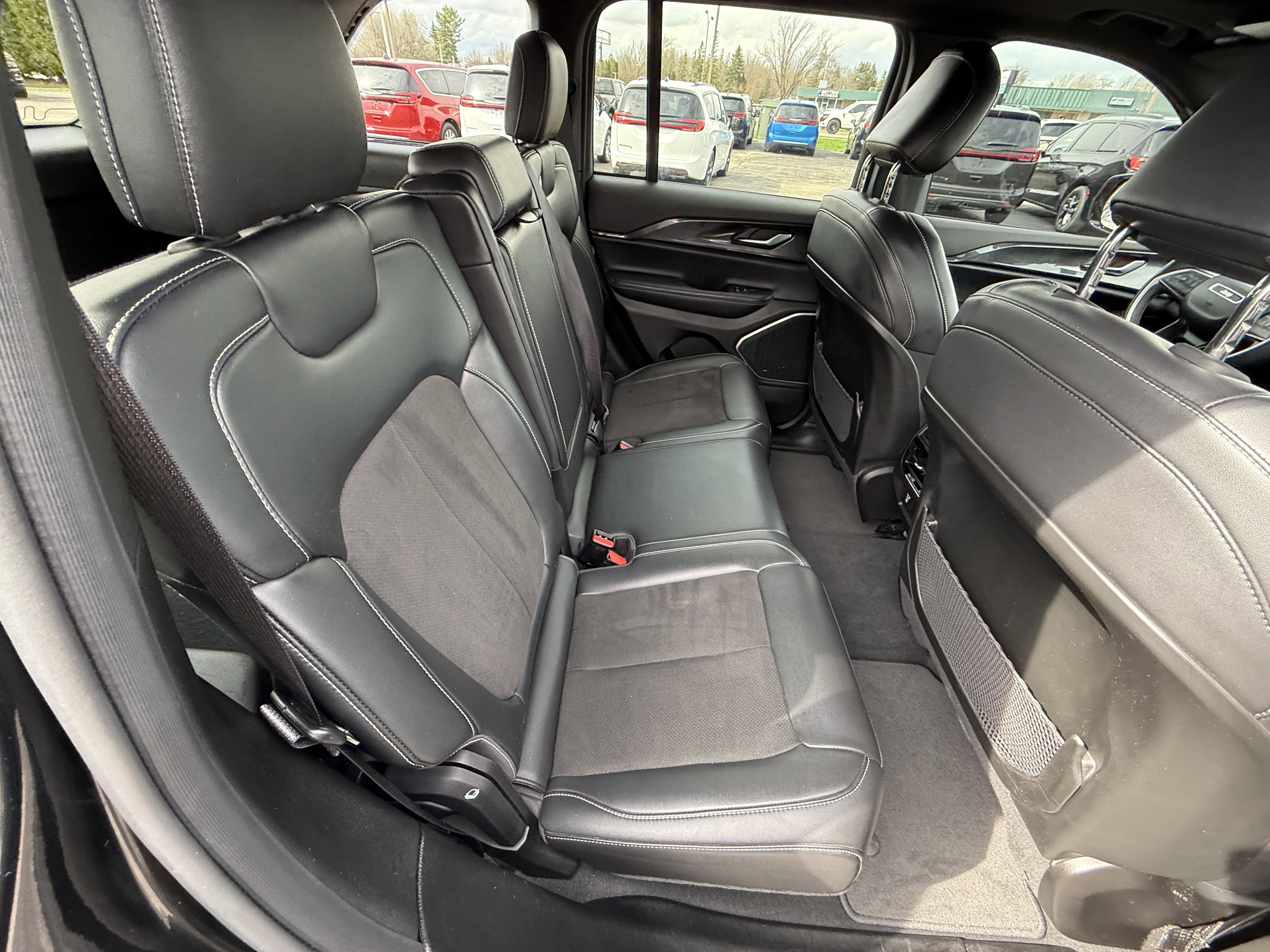 2022 Jeep Grand Cherokee Altitude