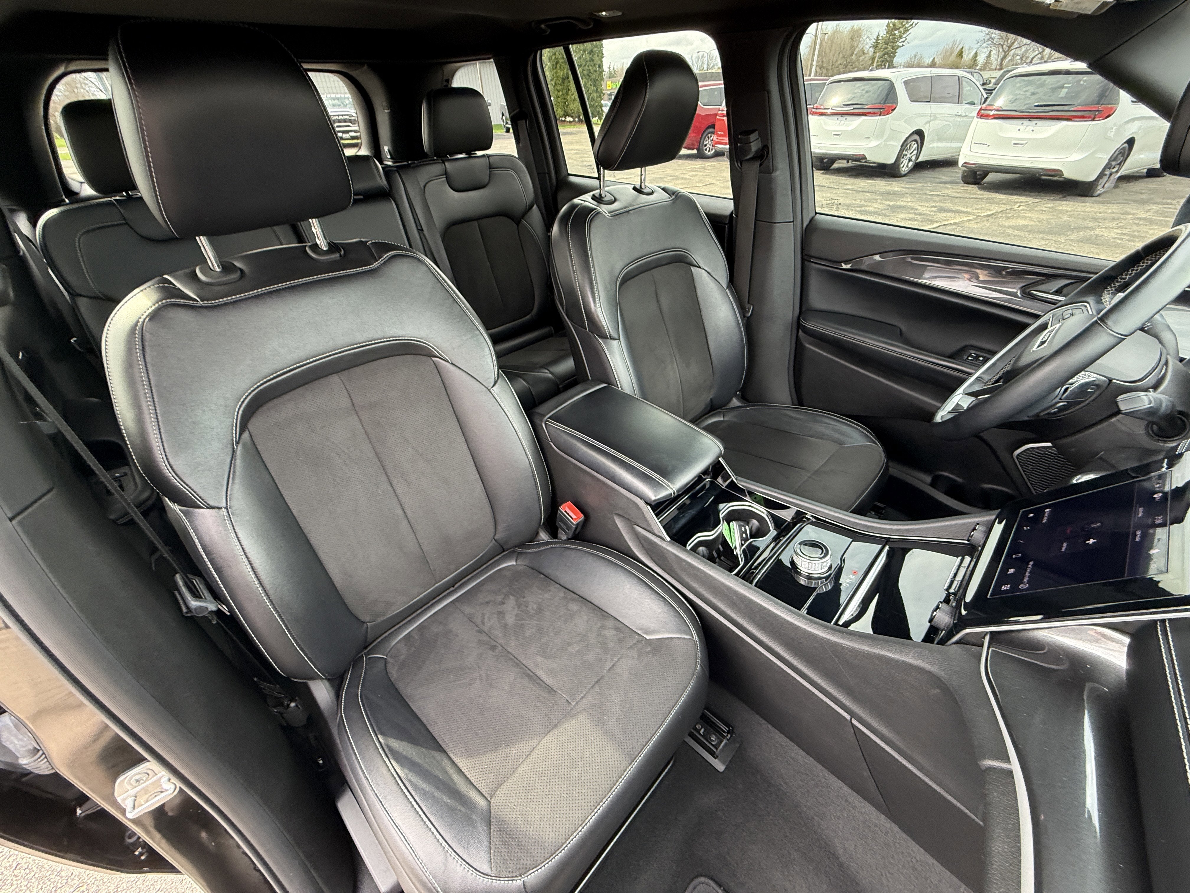 2022 Jeep Grand Cherokee Altitude