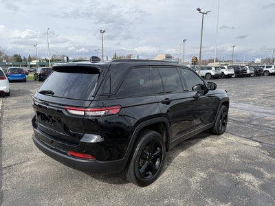 2022 Jeep Grand Cherokee Altitude