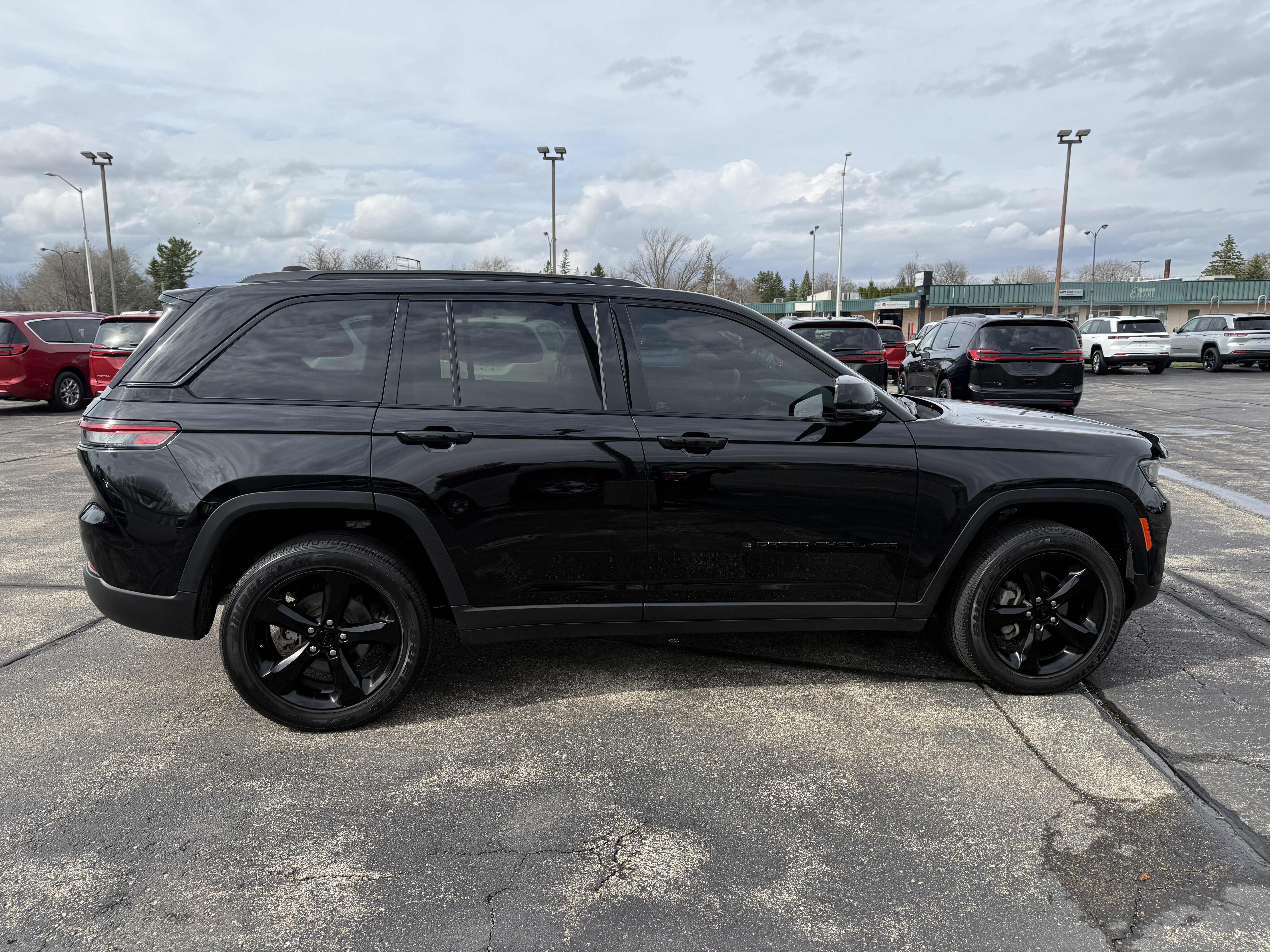 2022 Jeep Grand Cherokee Altitude