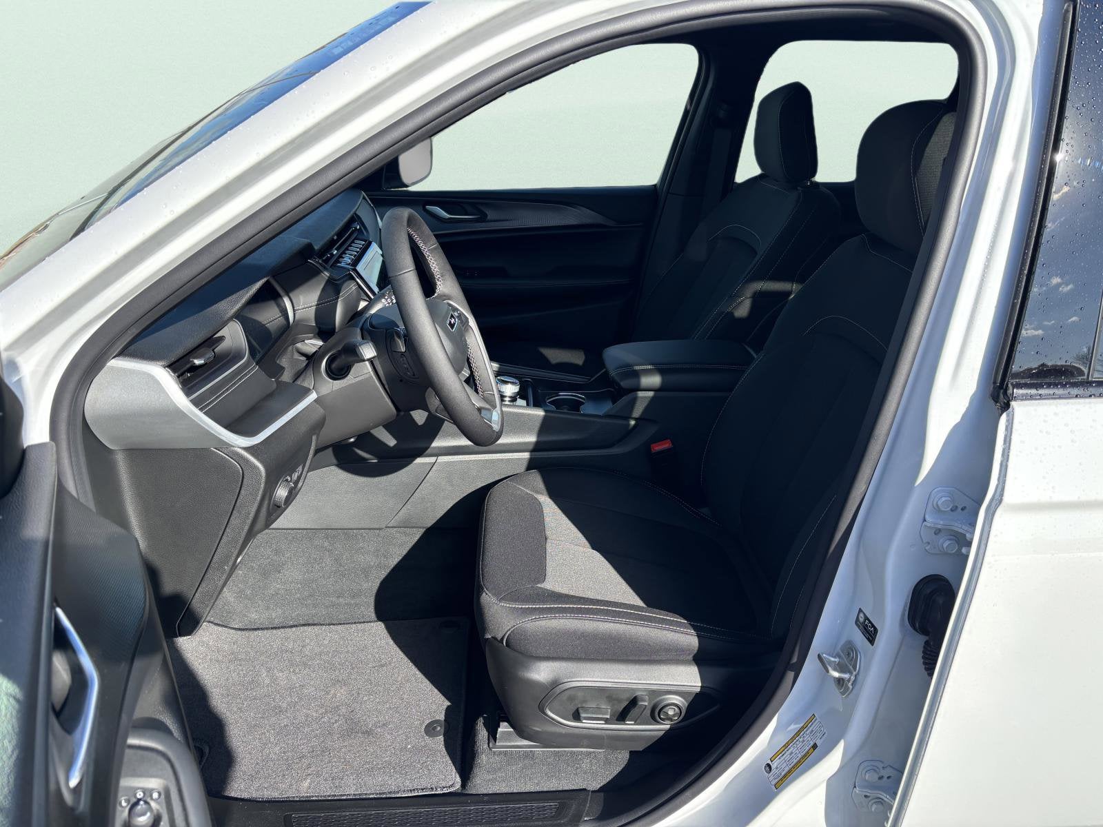 2026 Jeep Grand Cherokee Laredo X