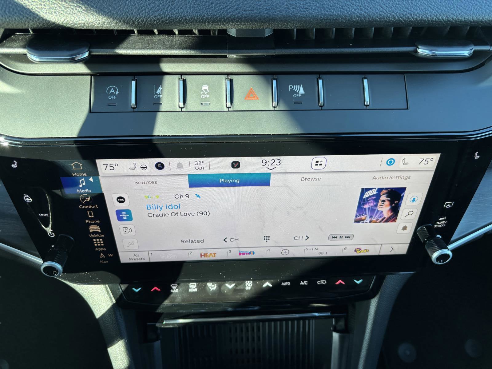 2026 Jeep Grand Cherokee L Laredo Altitude