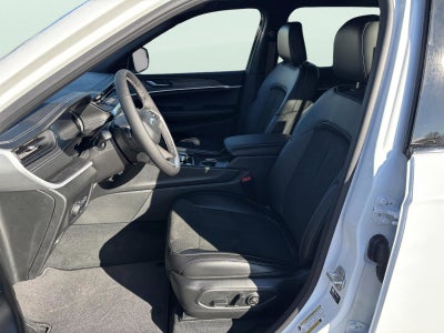 2026 Jeep Grand Cherokee L Laredo Altitude