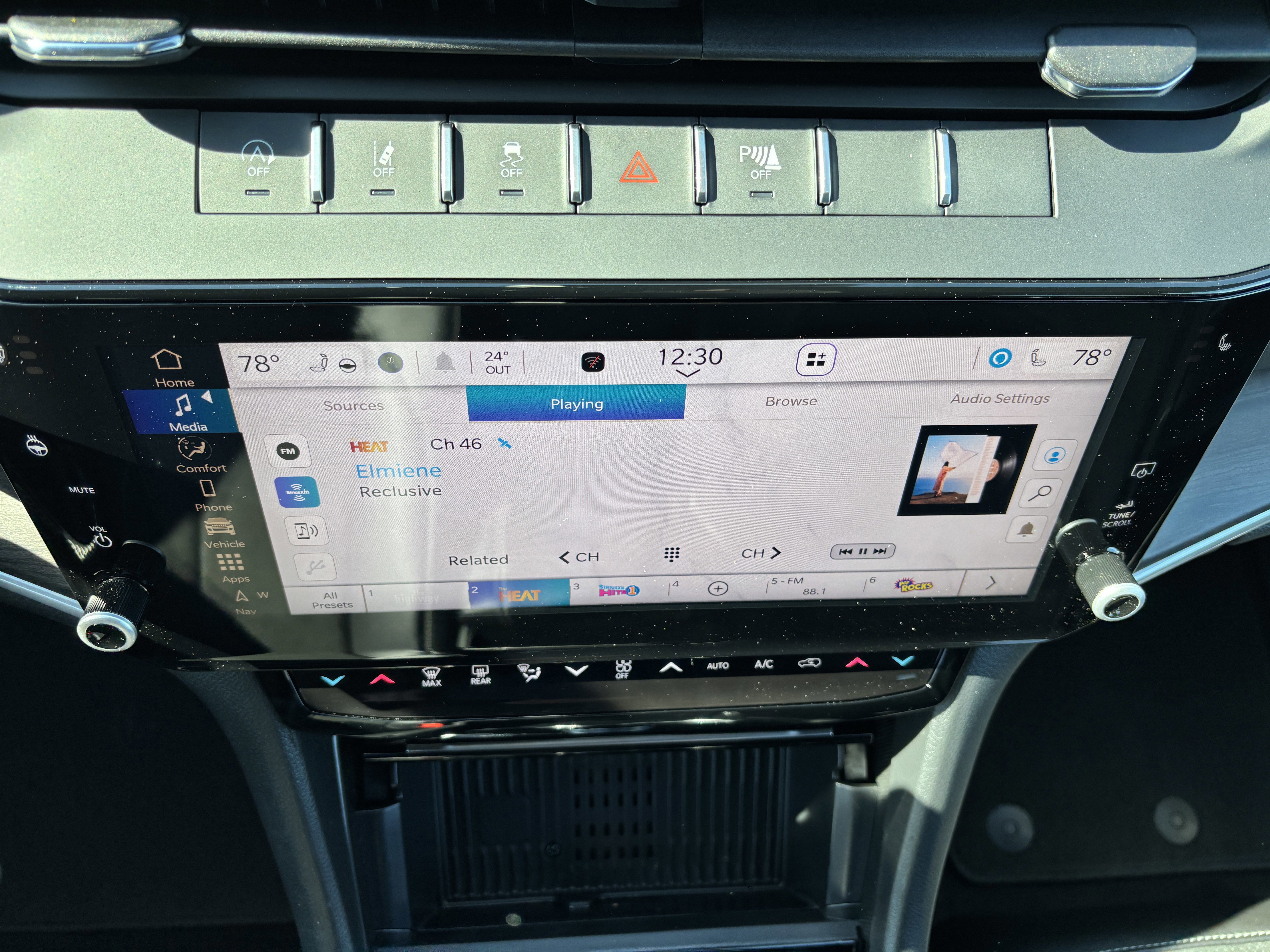 2026 Jeep Grand Cherokee L Laredo Altitude