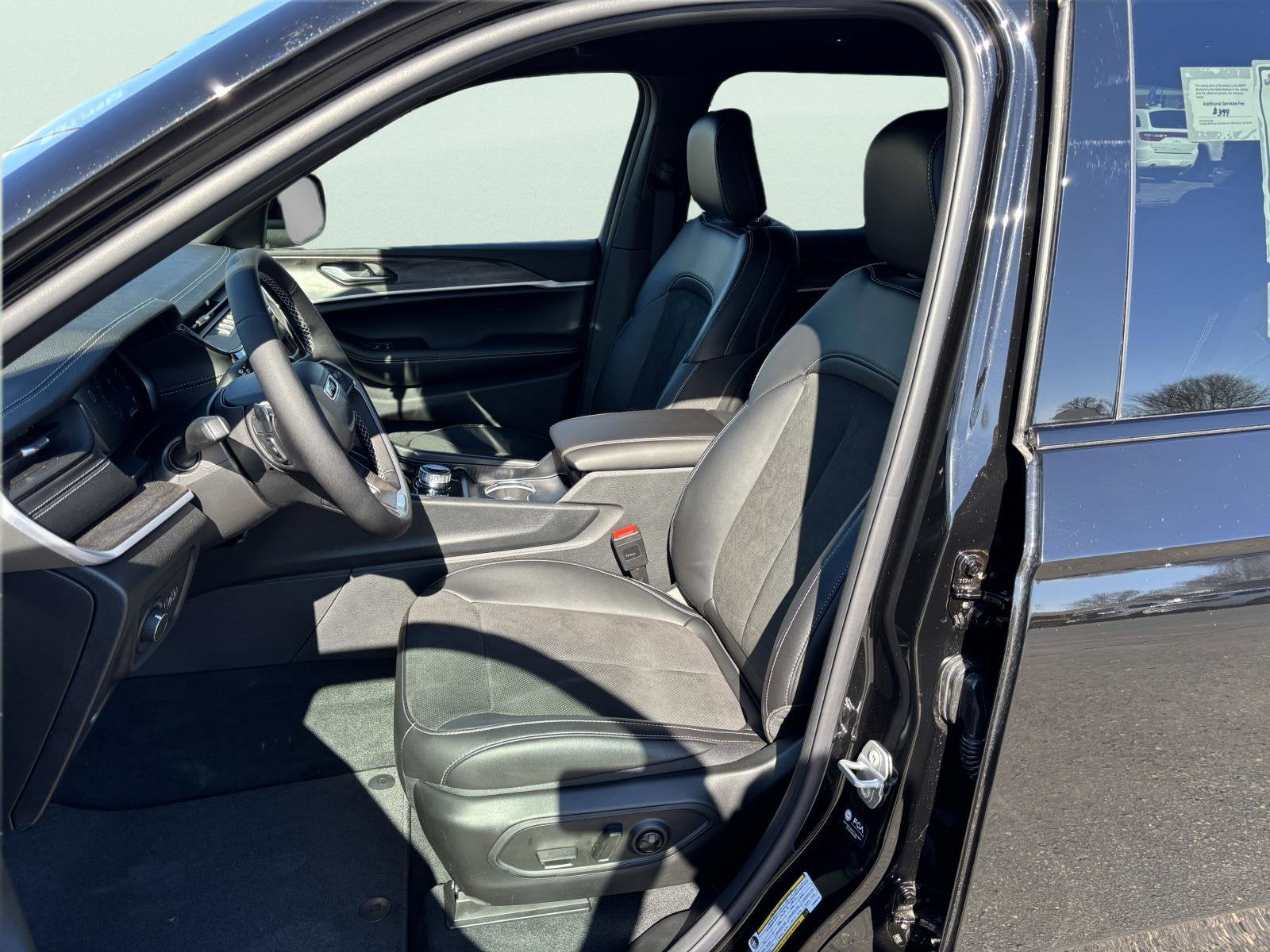 2026 Jeep Grand Cherokee L Laredo Altitude