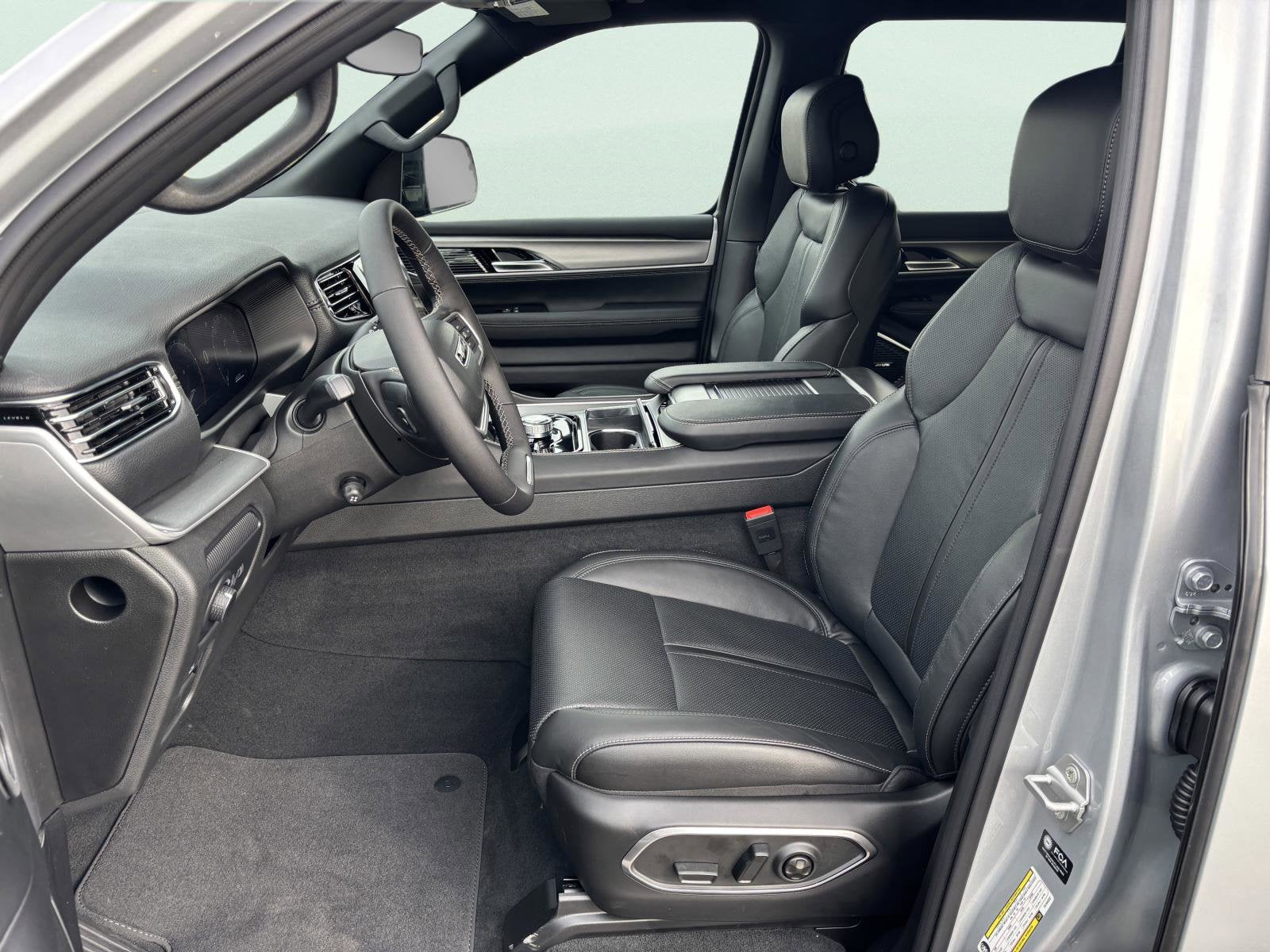 2026 Jeep Grand Wagoneer WSJM75