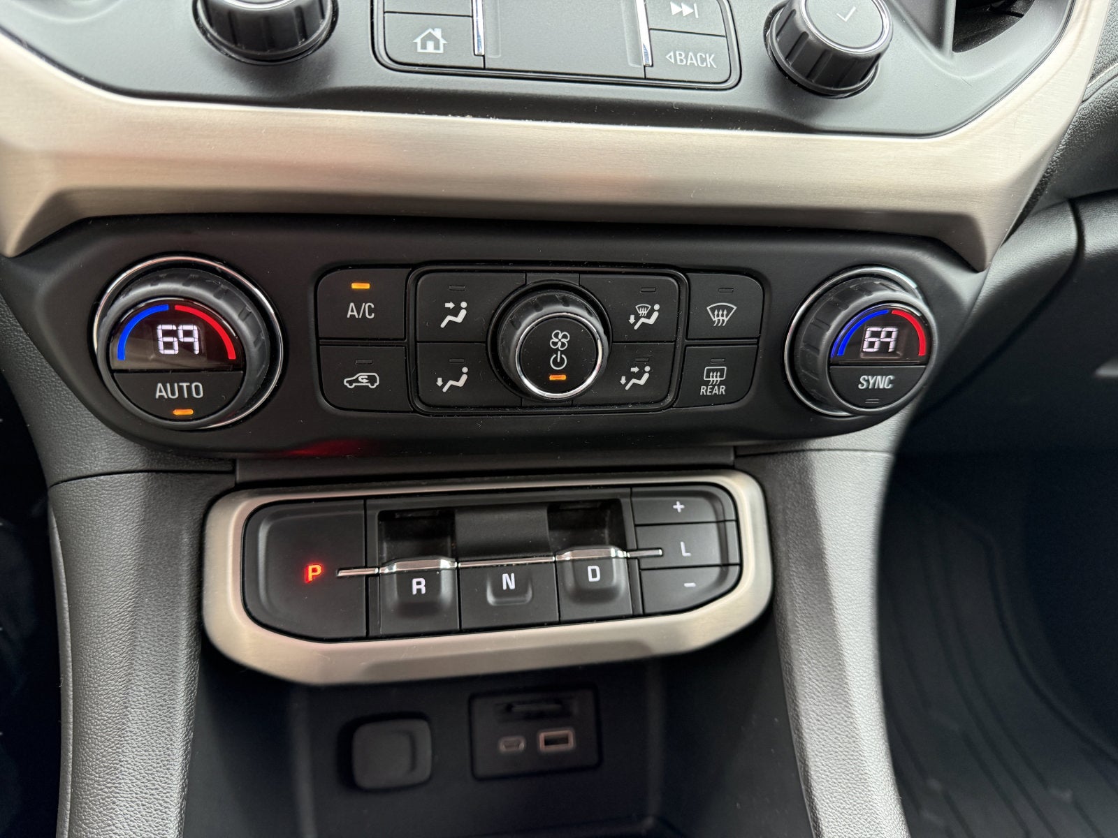 2021 GMC Acadia Denali