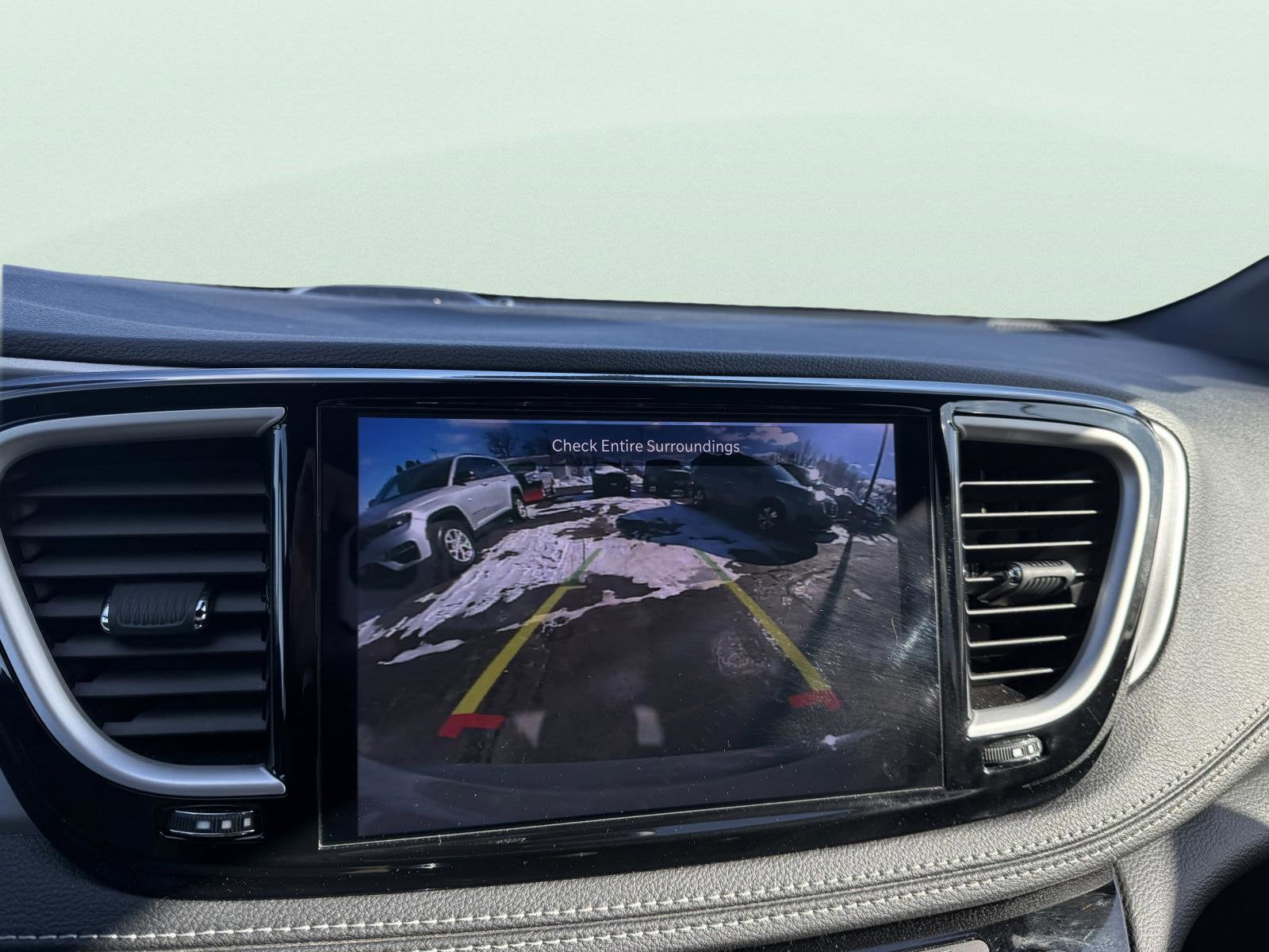 2023 Chrysler Pacifica Hybrid Touring L