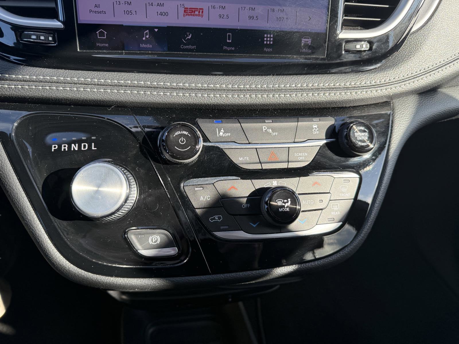 2023 Chrysler Pacifica Hybrid Touring L