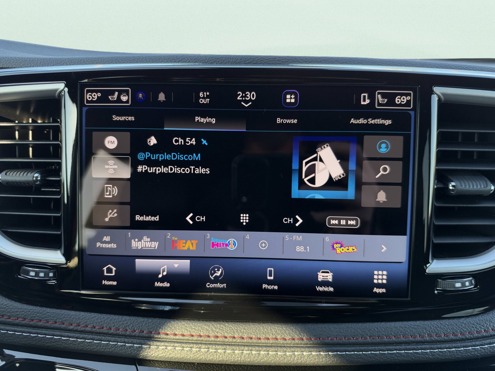 2027 Chrysler Pacifica Select