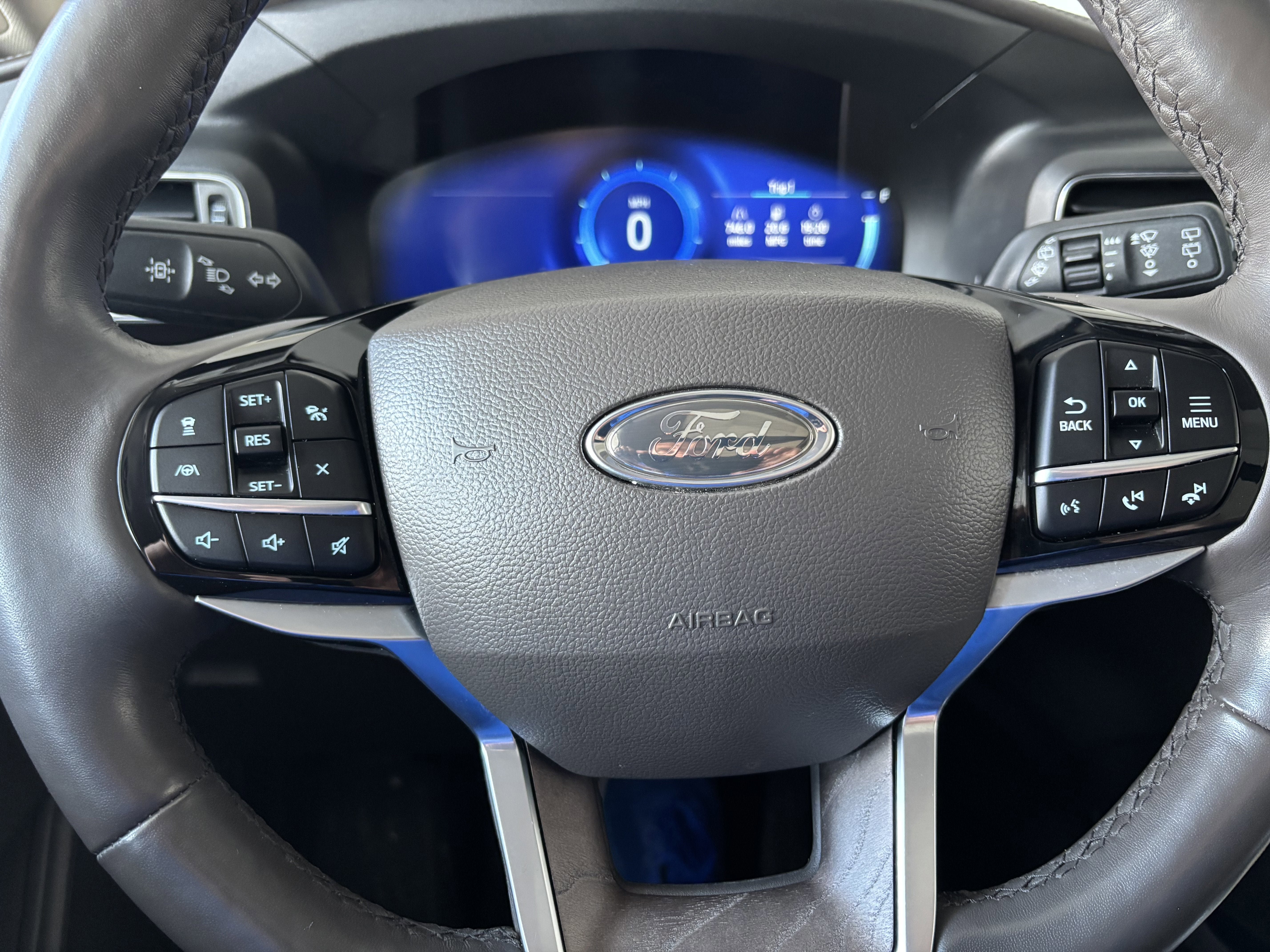 2023 Ford Explorer Platinum