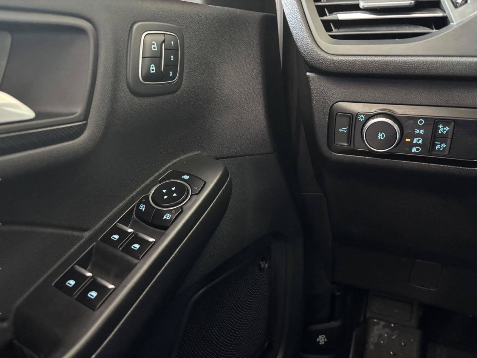 2023 Ford Escape ST-Line Select