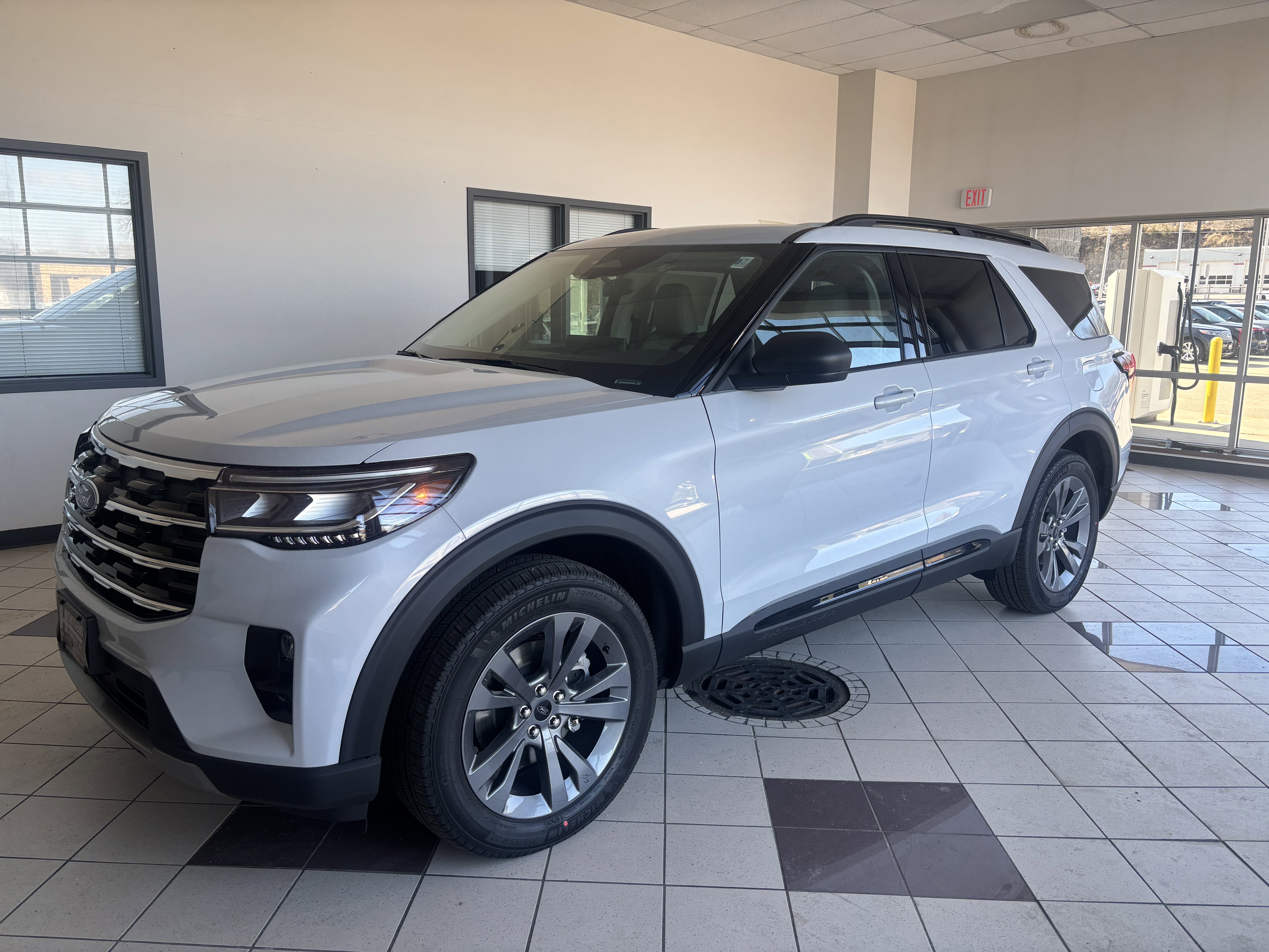 2026 Ford Explorer Active w/200A Pkg