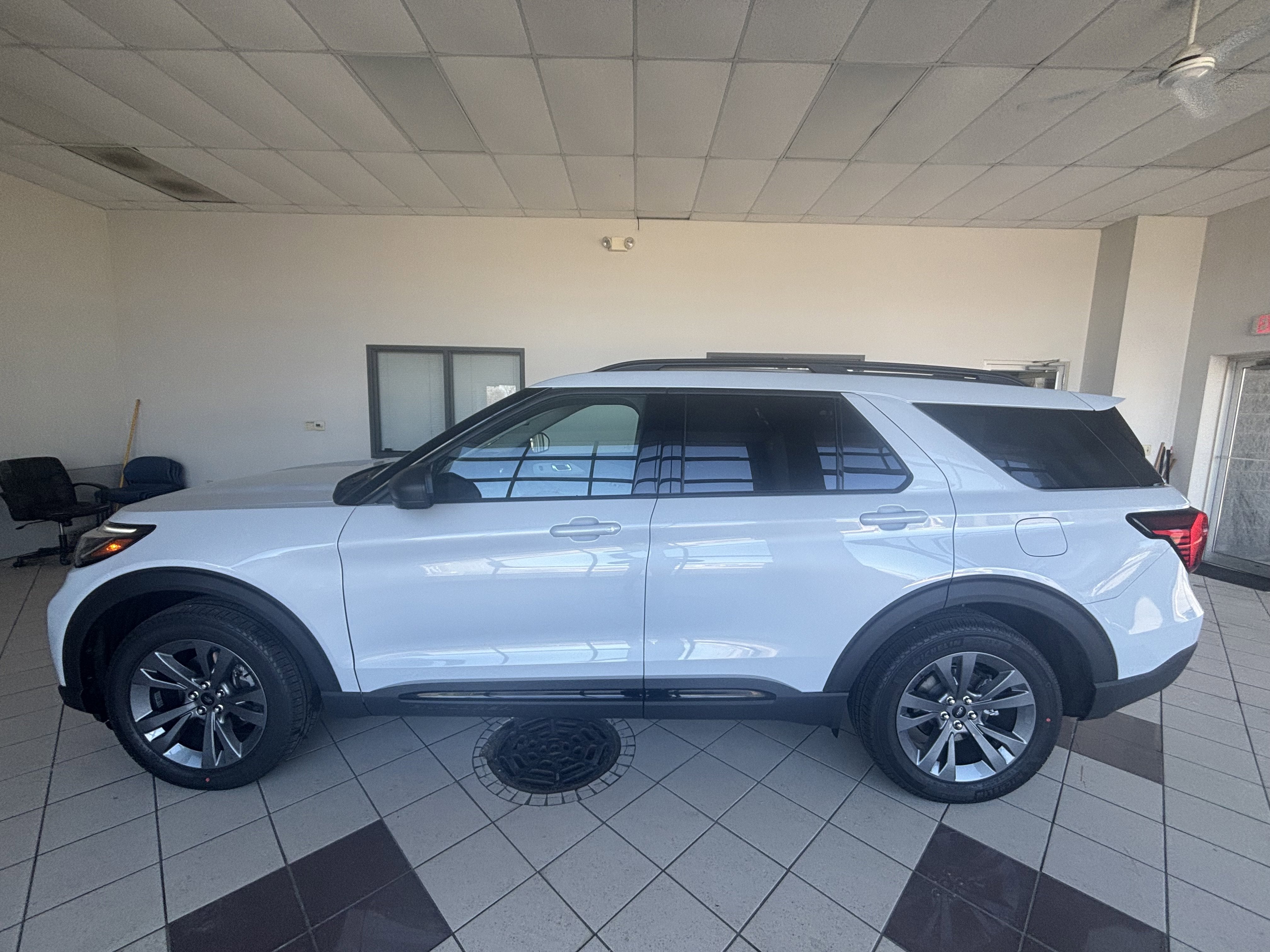 2026 Ford Explorer Active w/200A Pkg