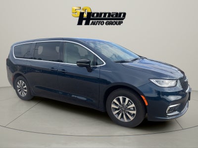 2025 Chrysler Pacifica Hybrid Select