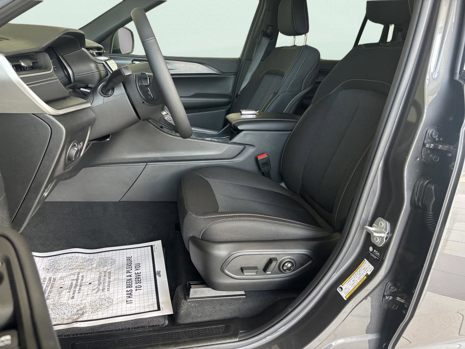 2026 Jeep Grand Cherokee Laredo X