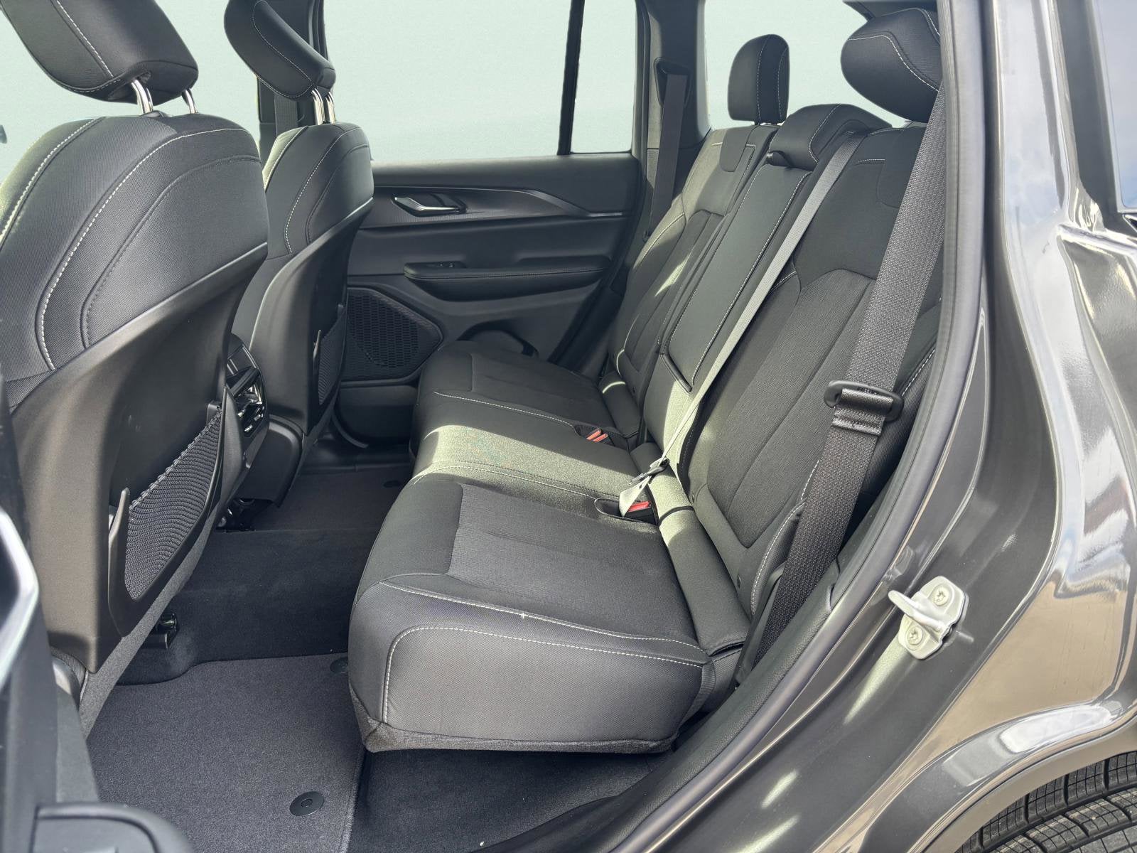 2026 Jeep Grand Cherokee Laredo X