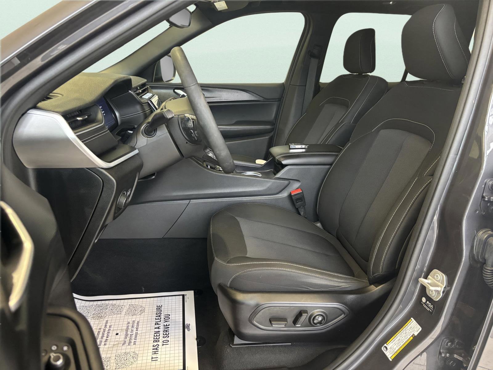 2024 Jeep Grand Cherokee Laredo X