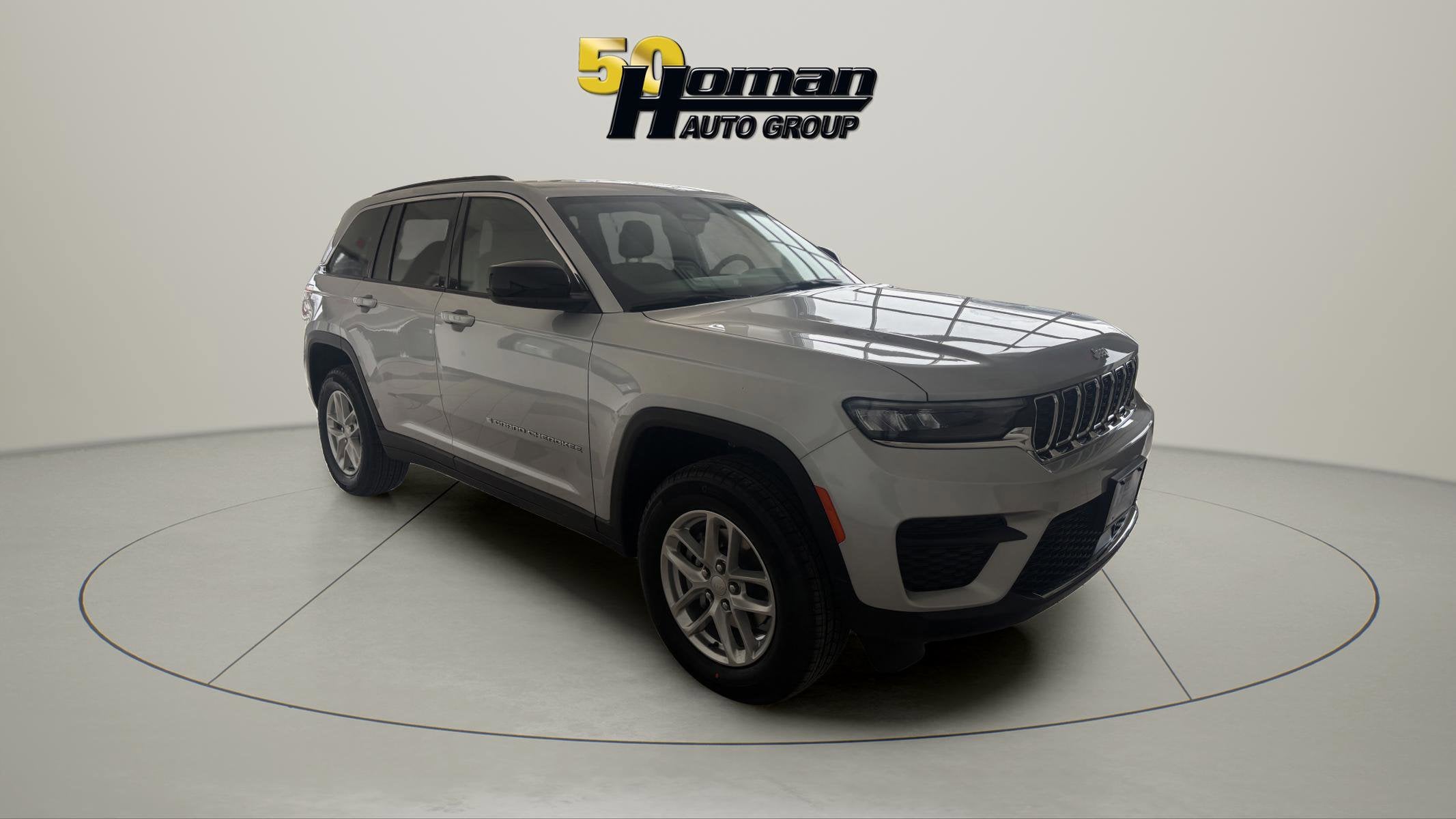 2026 Jeep Grand Cherokee Laredo Altitude