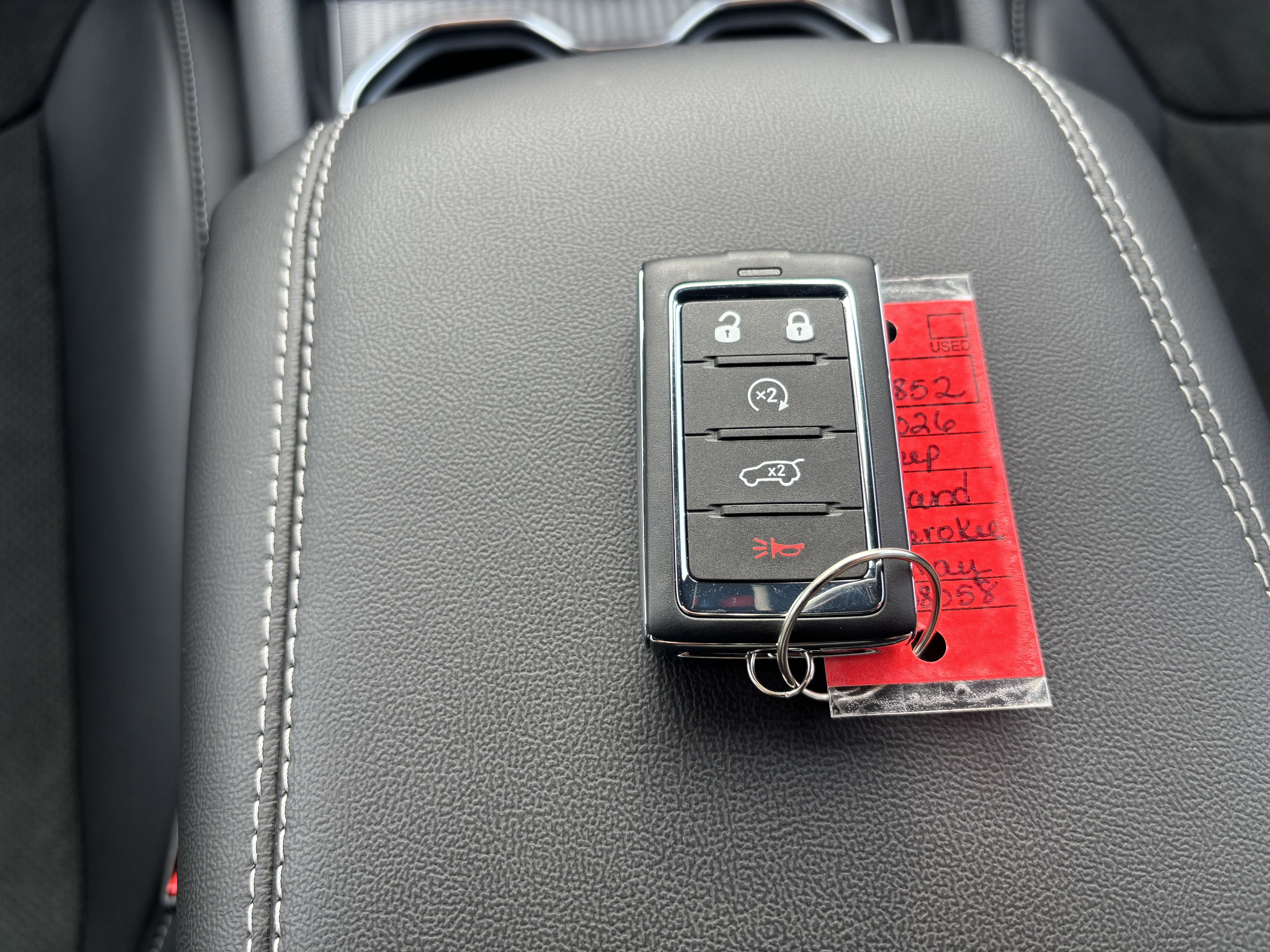 2026 Jeep Grand Cherokee Laredo Altitude