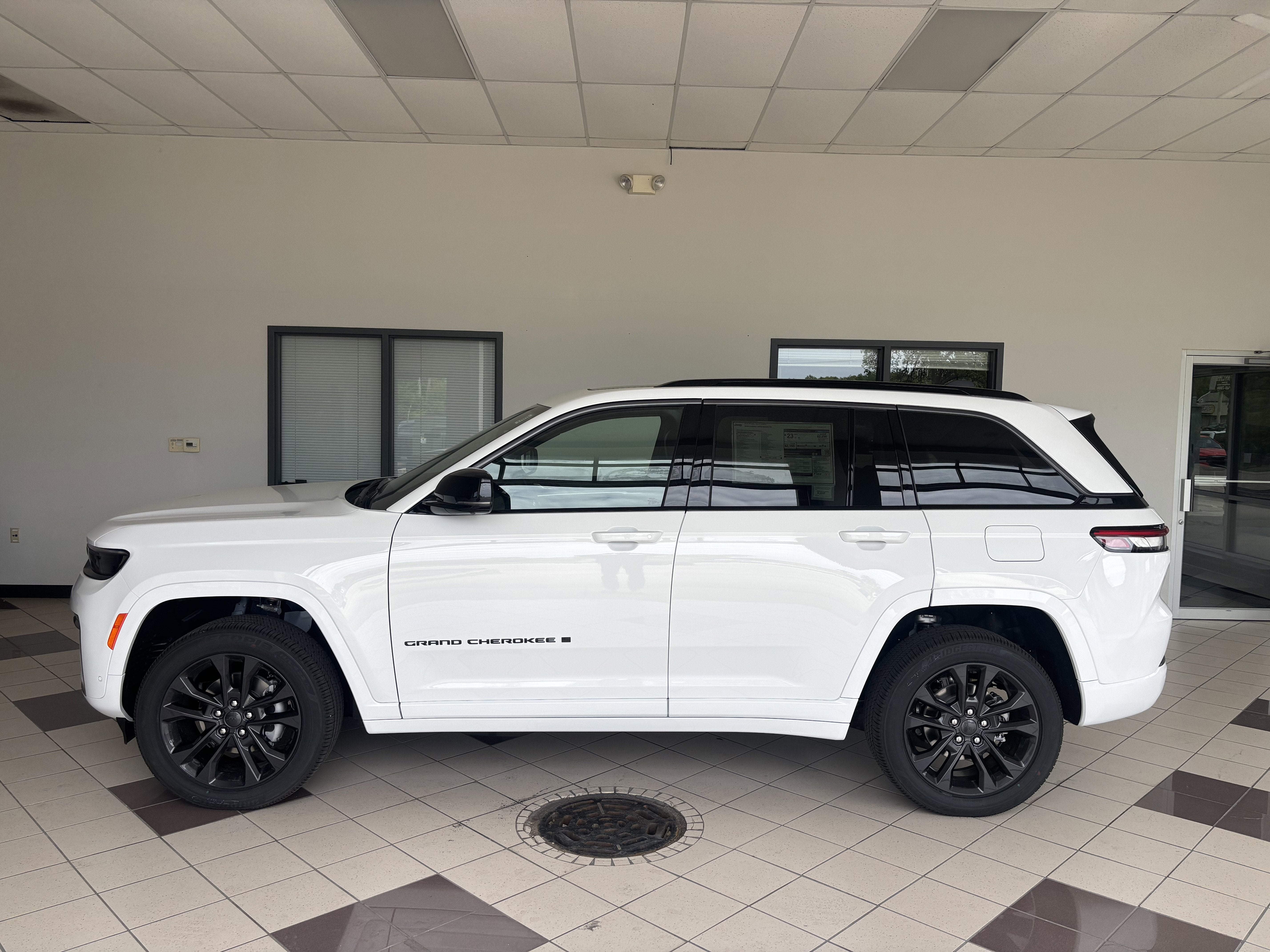 2026 Jeep Grand Cherokee Limited Reserve