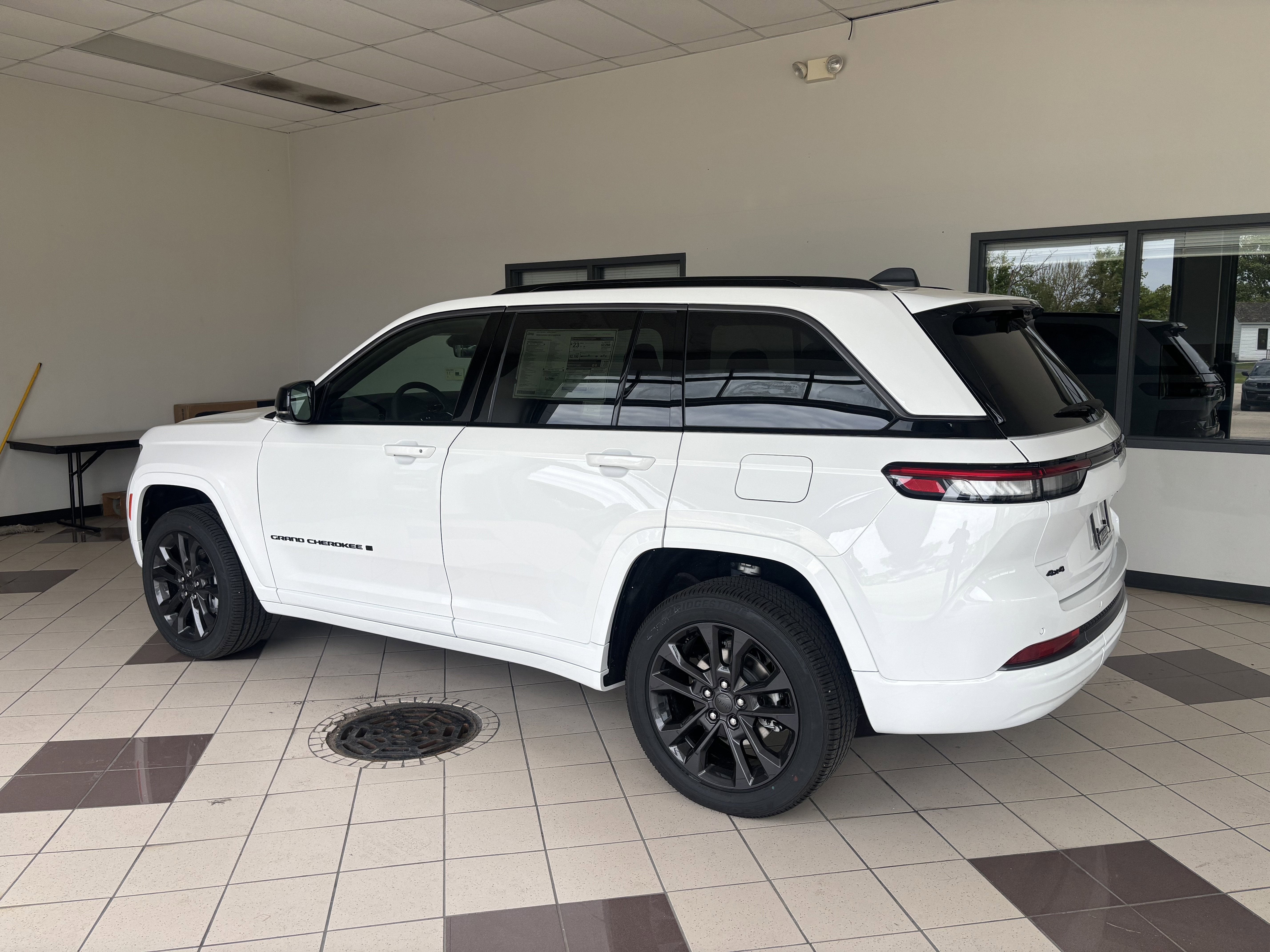 2026 Jeep Grand Cherokee Limited Reserve