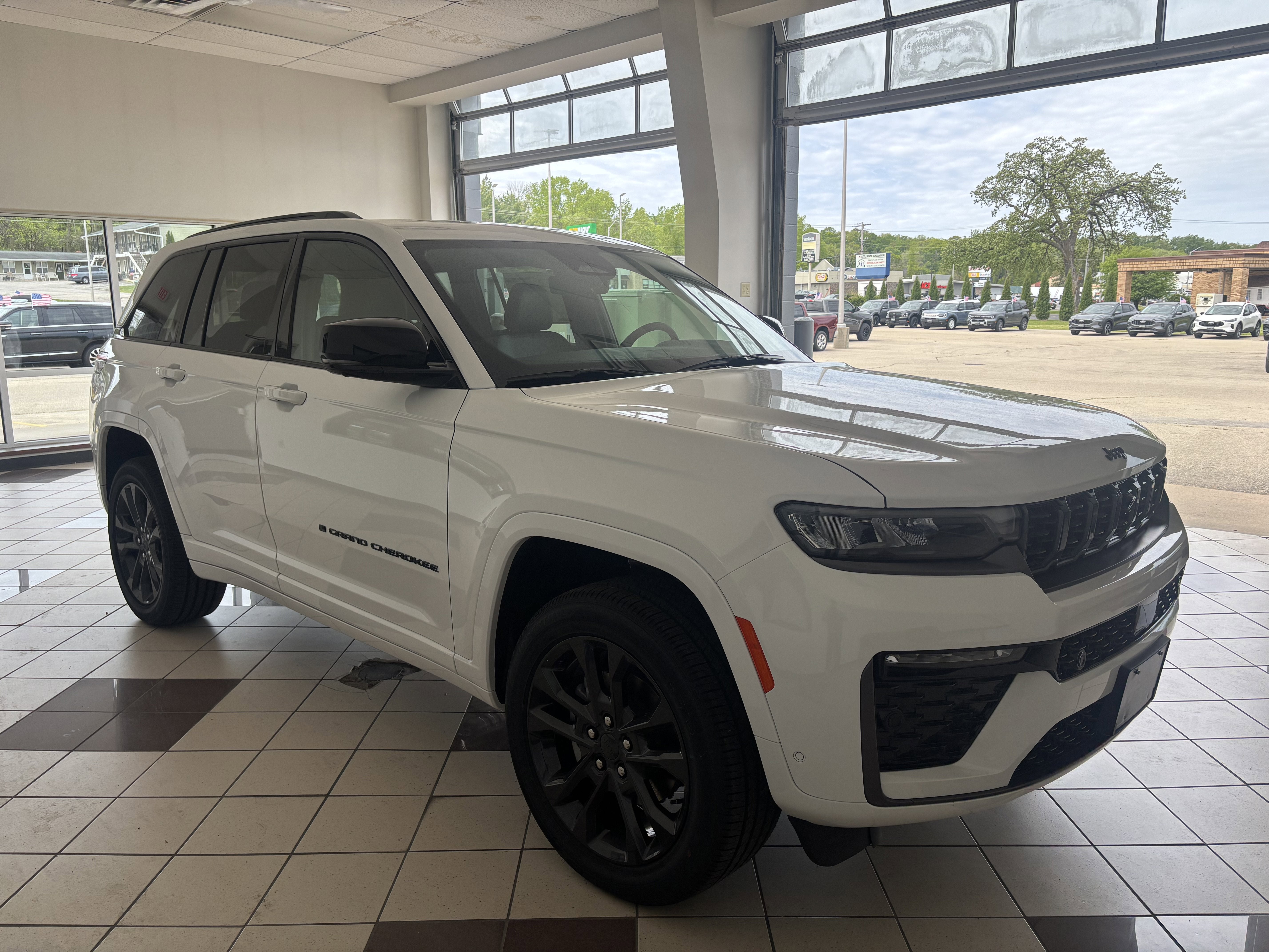 2026 Jeep Grand Cherokee Limited Reserve