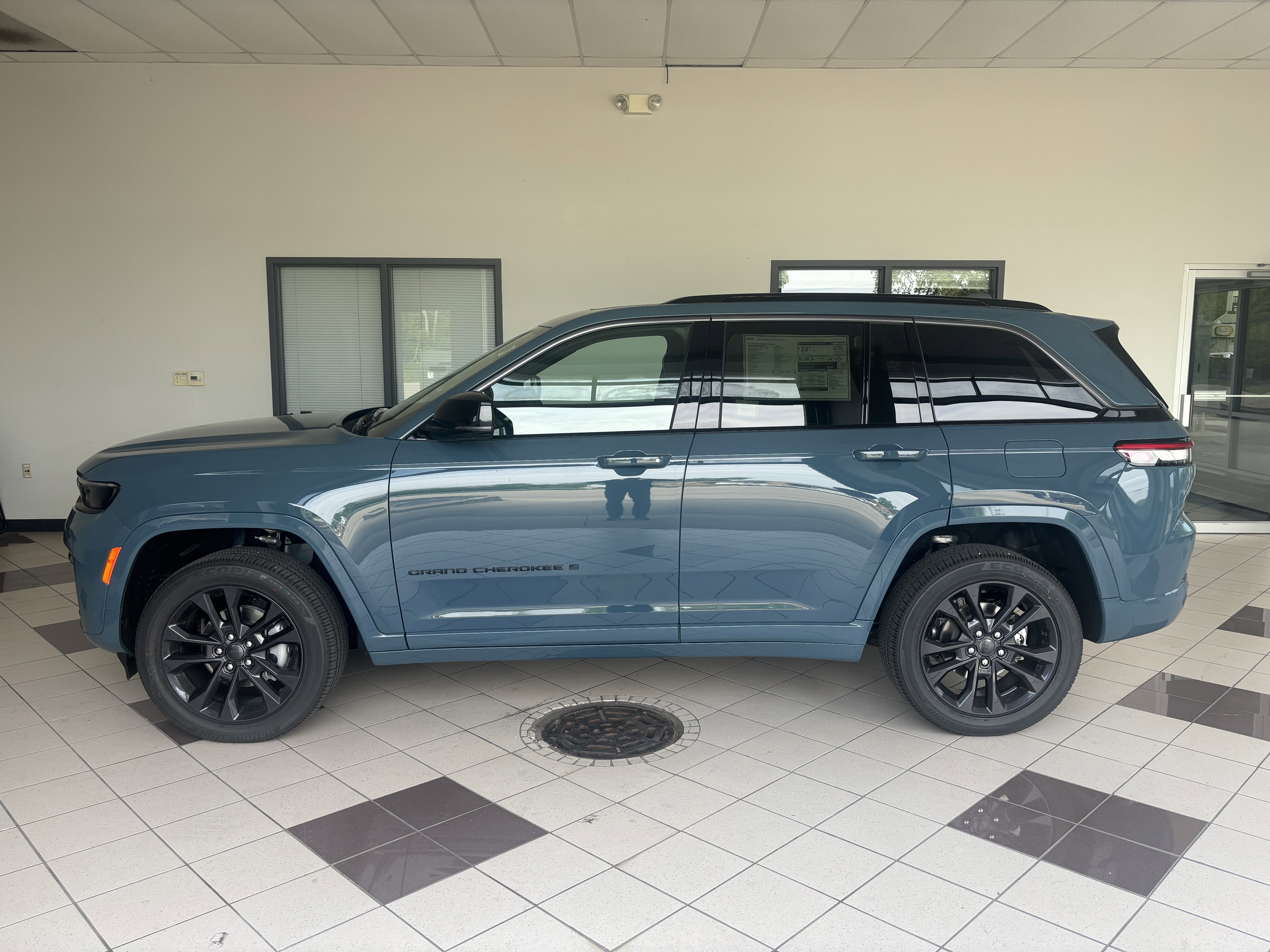 2026 Jeep Grand Cherokee Limited Reserve